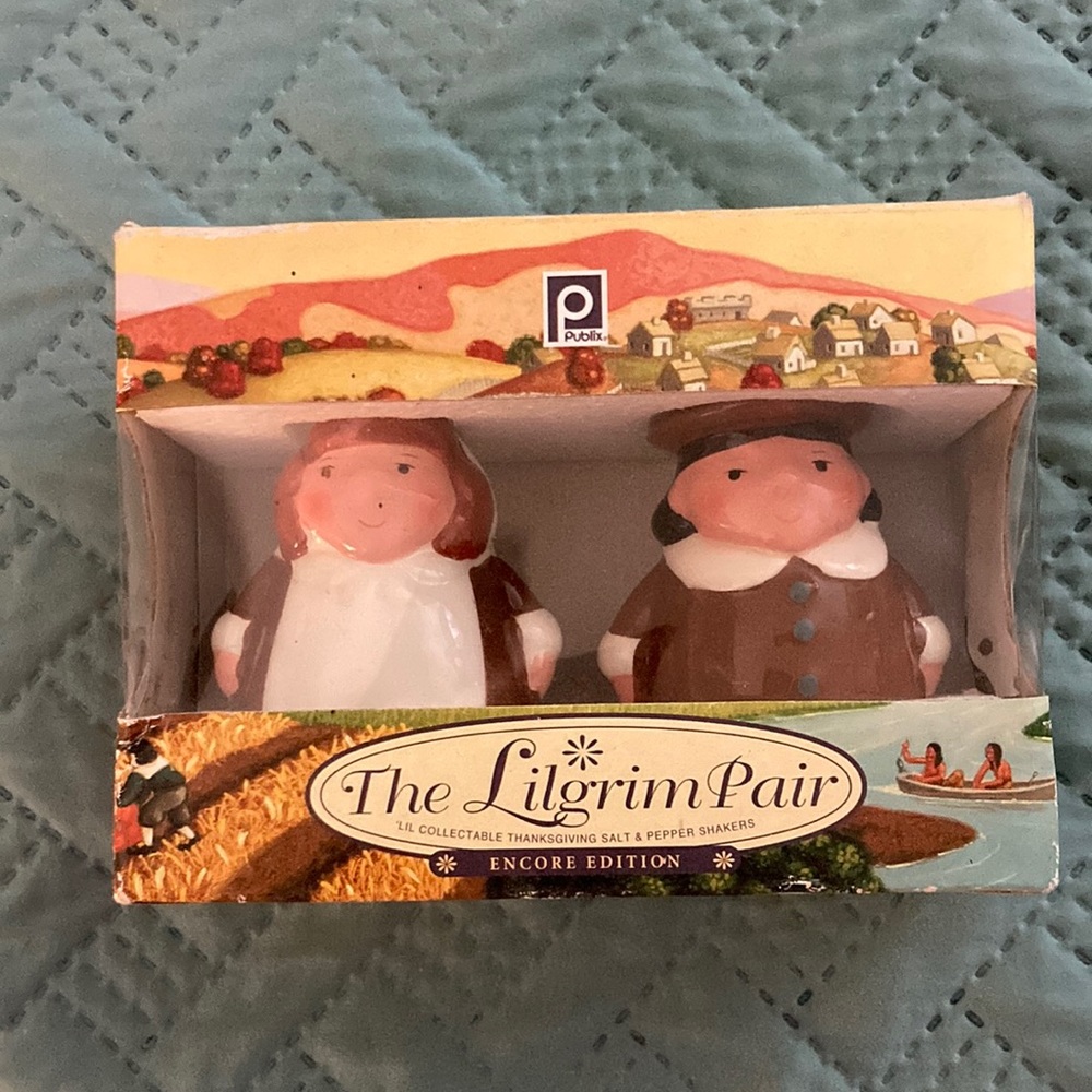 “Lilgrim pair” Pilgrim pair salt & pepper shaker set
